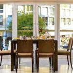 Astoria Hotel 3*