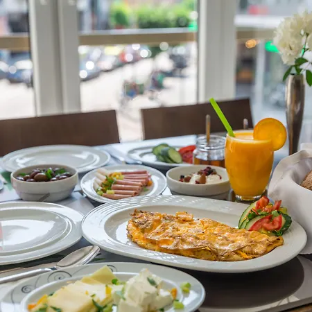 Astoria Otel 3*